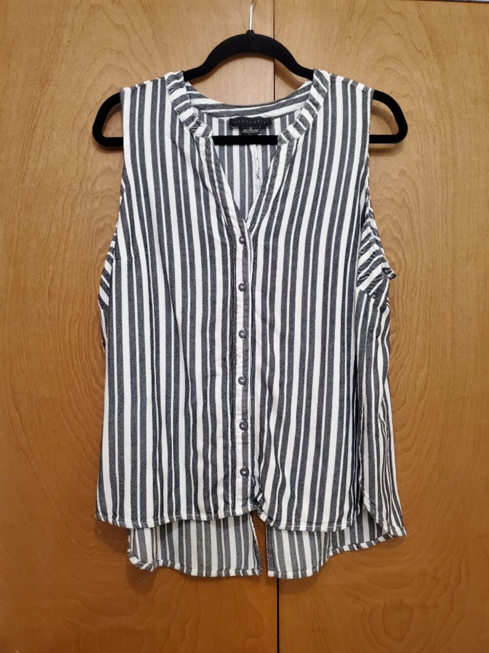 Sanctuary Sleeveless Button Down Striped Shirt